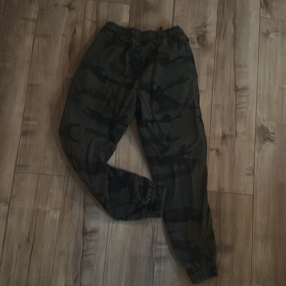 TNA cargo camo jogger pants - Picture 4 of 5